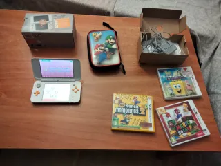 Nintendo 2DS Bianca + Giochi e Accessori