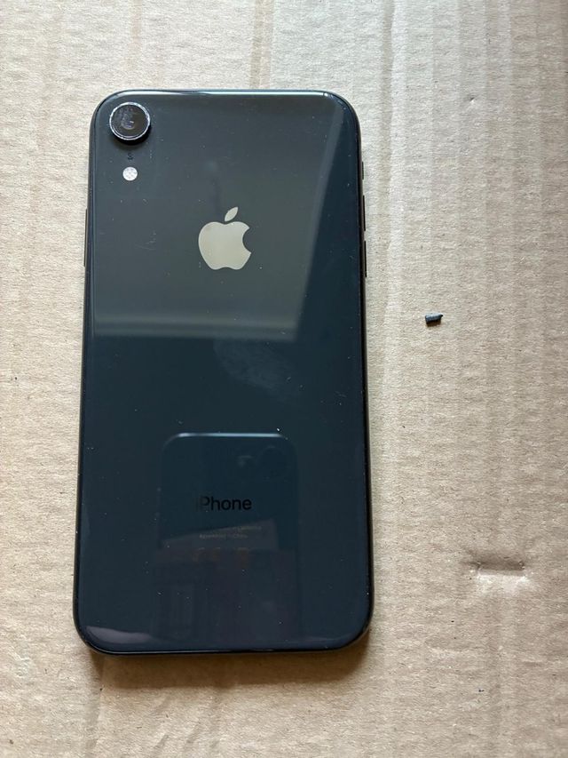 iPhone XR 128GB Nero/Oro