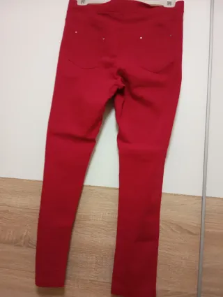 Vaqueros tipo leggins rojos