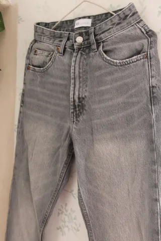 Pantalón vaquero gris Zara