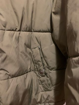 Chaqueta acolchada Bershka verde militar Talla M