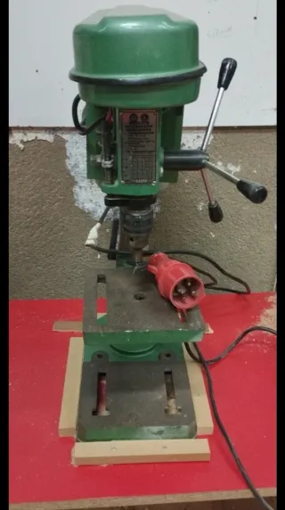 Taladro vertical Interkreen