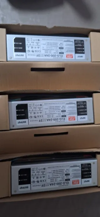 3 Transformadores ELG-200-24A3Y Mean Well