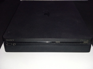PS4 Slim 500 GB averiada (enciende)