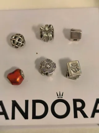 Charms Pandora Plata y Rojo