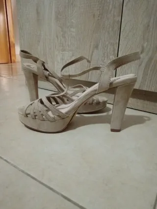 Tacones Beige Plataforma