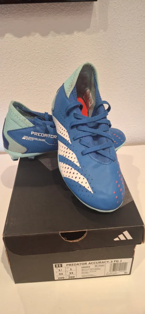 Scarpe da calcio Adidas Predator taglia 33