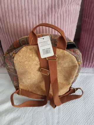 Mochila de corcho y tela con cremallera