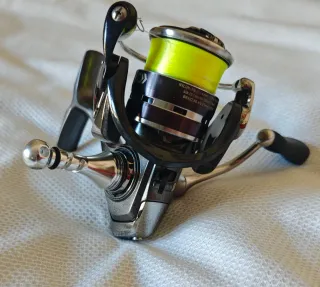 Carrete pesca Daiwa Exeller 1000 XH