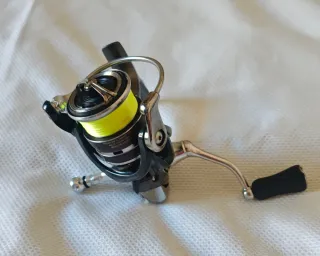 Carrete pesca Daiwa Exeller 1000 XH