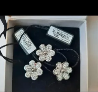 Conjunto Viceroy Anillo y Pendientes Flores