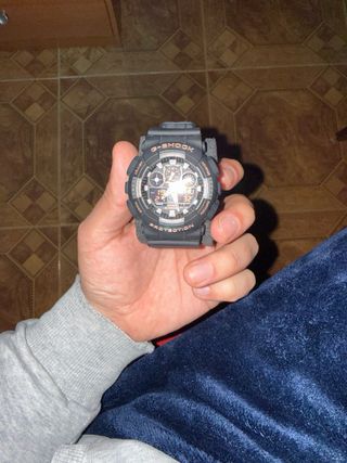 G-Shock Reloj Negro y Dorado