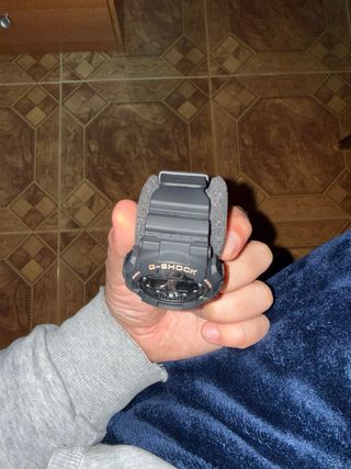 G-Shock Reloj Negro y Dorado