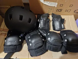 Casco y protecciones patinaje/skate Oxeo
