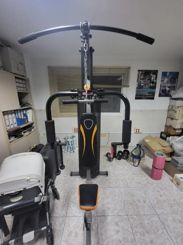 Attrezzo da palestra multifunzionale