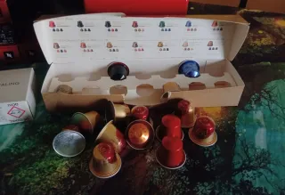 Cafetera Nespresso Inissia Roja