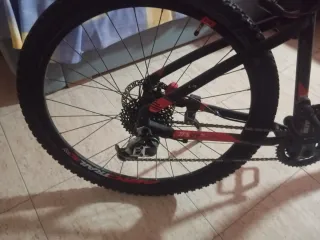 Bicicleta Montaña Btwin Roja y Negra