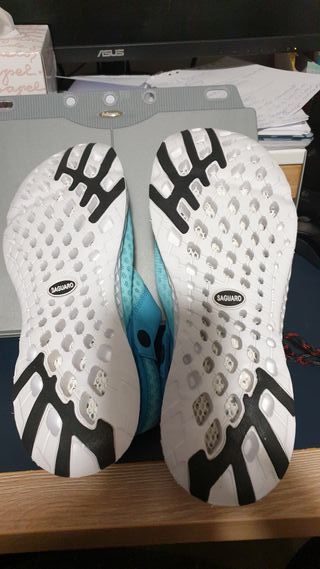 Zuecos deportivos Saguaro. Talla 43