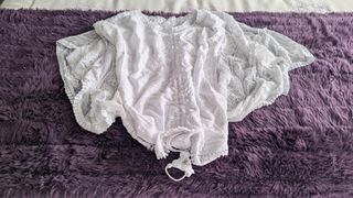 Blusa blanca encaje con cordones