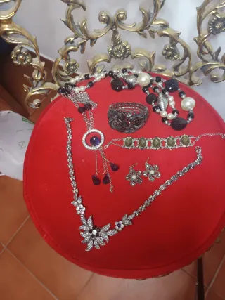 Lote bisutería plateado y negro..lot16