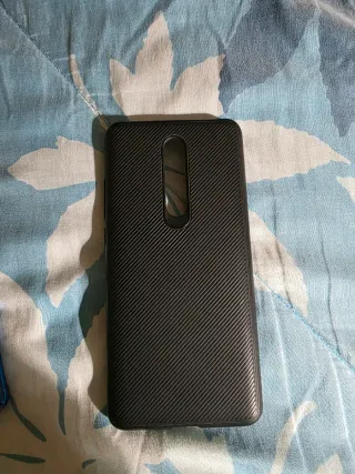 Xiaomi Mi 9T Nero 6/64 con la parte posteriore rotta