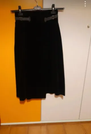 Gonna in velluto nero liscio