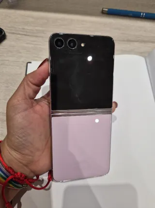 Samsung Galaxy Z Flip5 para reparar la pantalla