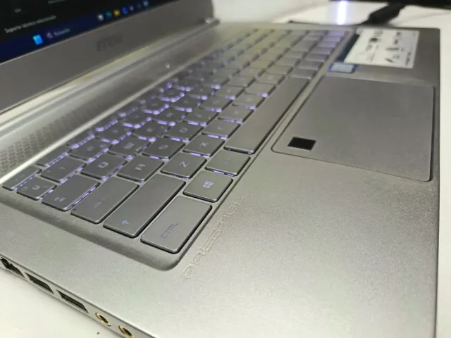 Portátil MSI P65 Creator 8RD Prestige