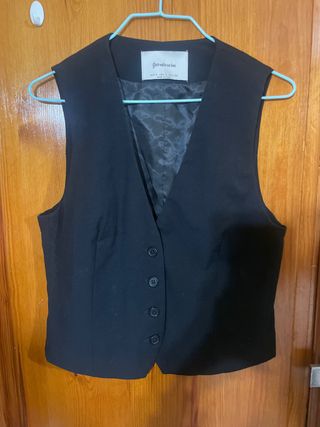 Chaleco negro Stradivarius Talla S
