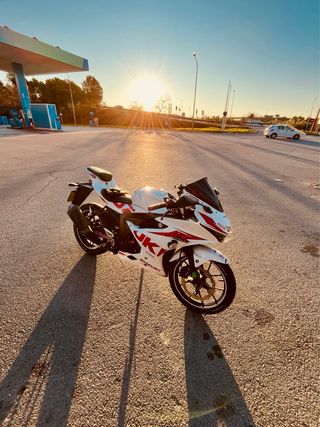 Suzuki GSX R125