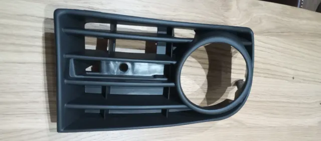 Carcasa Izquierda Antiniebla VW Golf V