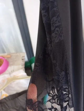 Pantalón ancho con tira de tul bordado