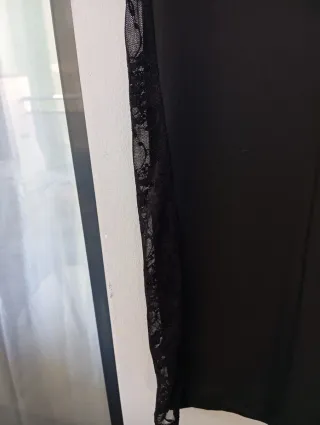 Pantalón ancho con tira de tul bordado