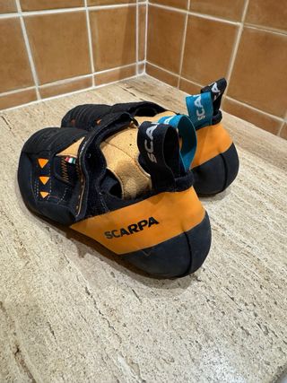 Pies de gato Scarpa Instinct VS