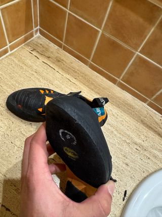 Pies de gato Scarpa Instinct VS