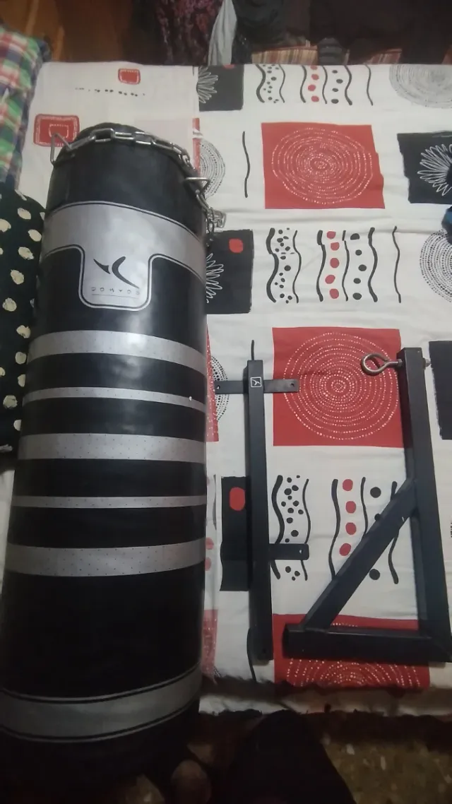 Saco de boxeo y soporte pared