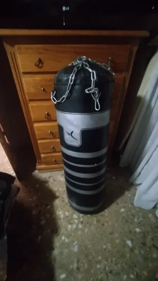 Saco de boxeo y soporte pared