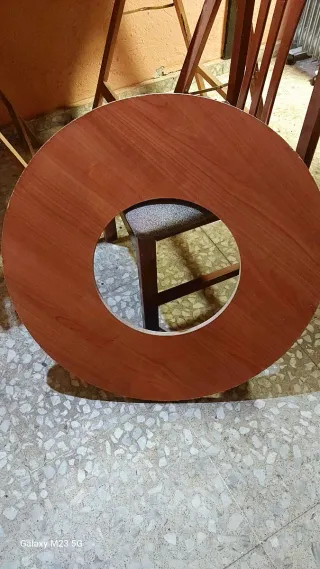 Mesa redonda extensible de madera