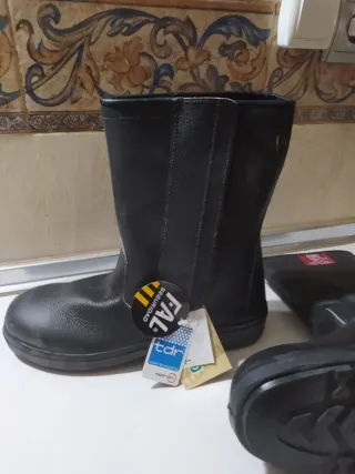 Botas de cuero FAL Talla 45