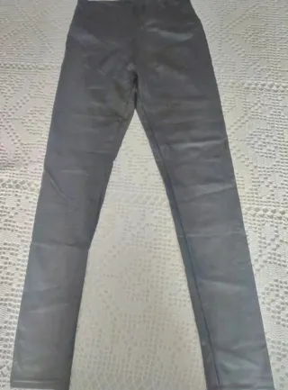 Leggings de cuero elásticos negros