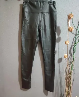 Leggings de cuero elásticos negros