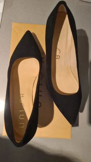 Zapatos de salón Unisa negros ante