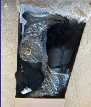 Botas Mou altas con pelo y tachuelas