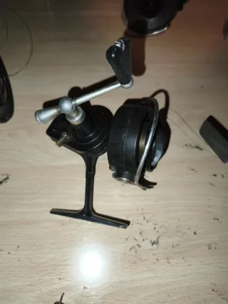 Lote carretes pesca antiguos.