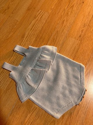 Petos de bebé de punto gris los dos a 10€ de 1/2 M