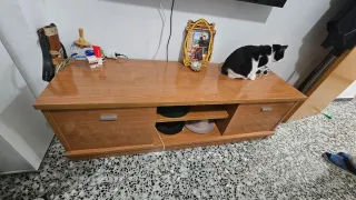 Cajonera de madera o mueble soporte tv