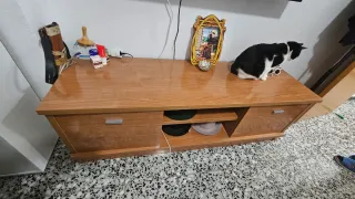 Cajonera de madera o mueble soporte tv