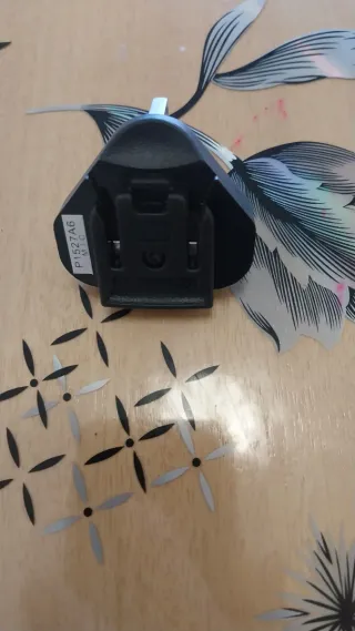 Adaptador de enchufe negro