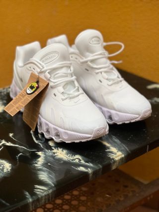 Nike Air Max DN8 Blancas - Nuevas (Talla 43-44)