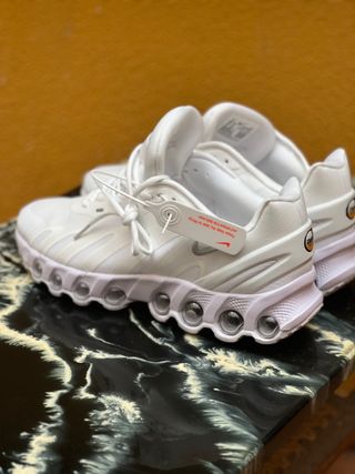 Nike Air Max DN8 Blancas - Nuevas (Talla 43-44)